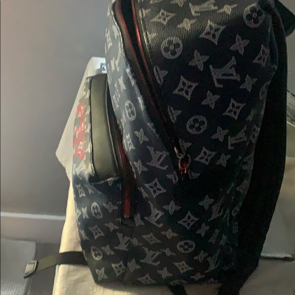 Backpack - Picture 3 of 3